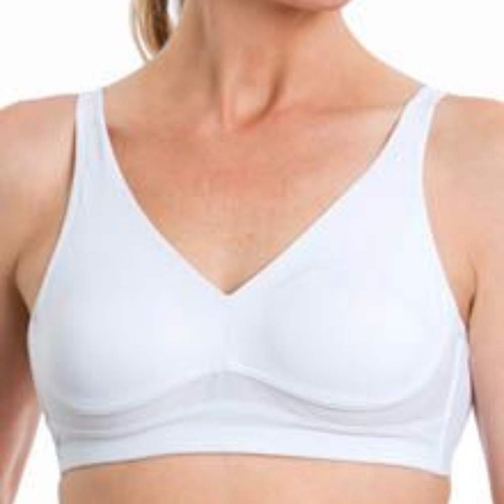 NWT Moving Comfort Iris Sports Bra C/D Cup White Small
